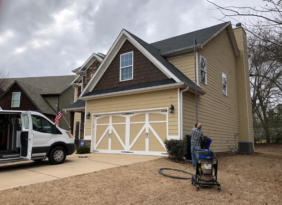 clogged-gutter-cleaning-kennesaw-ga